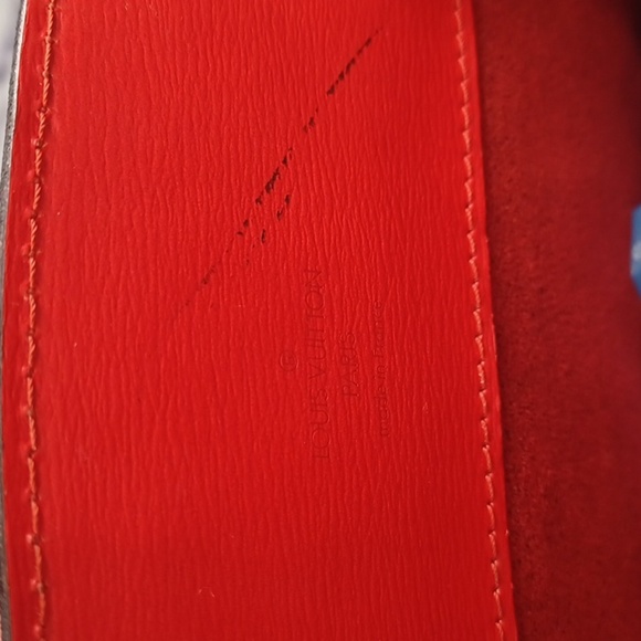 Louis Vuitton Cluny Red Epi Leather Shoulder Bag - Picture 9 of 16